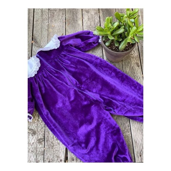 Vintage 80s 90s Royal Purple Velvet Romper Jumpsuit Lace Puritan Collar Trim - Picture 5 of 8